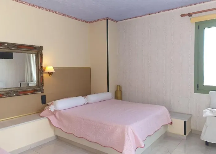 Executive Junior Hersonissos (Crete)