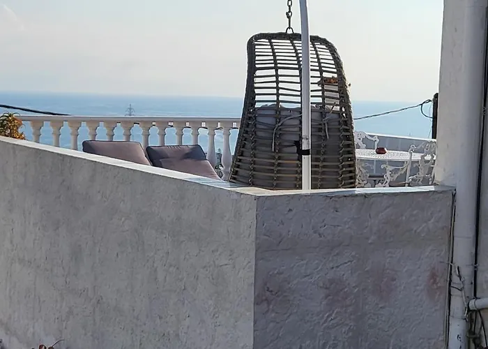 Executive Junior Херсонісос